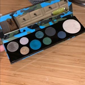 MAC Rockin Rebel Eyeshadow Palette